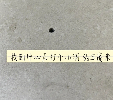 安平瓷砖空鼓维修公司专业解答在瓷砖铺贴过程中，如果砂料搅拌不均匀，将会带来以下问题